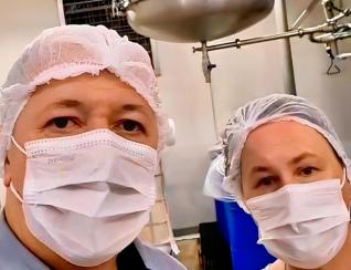 Ao provar o suco, a superintendente do MDA no Paraná, destacou: “Muito saboroso. O presidente Lula iria adorar conhecer essa bebida”