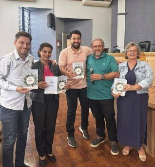 O articular do projeto Plantas Medicinais, Jair Kotz, explanado sobre as ações em Matelândia